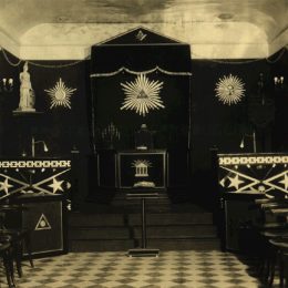 En el templo masónico
