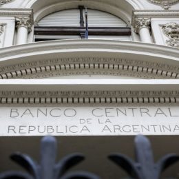 En el Banco Central admiten que seguirán perdiendo reservas