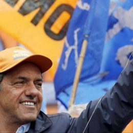 Con cautela, el candidato que lidera las encuestas en Argentina anticipa un giro